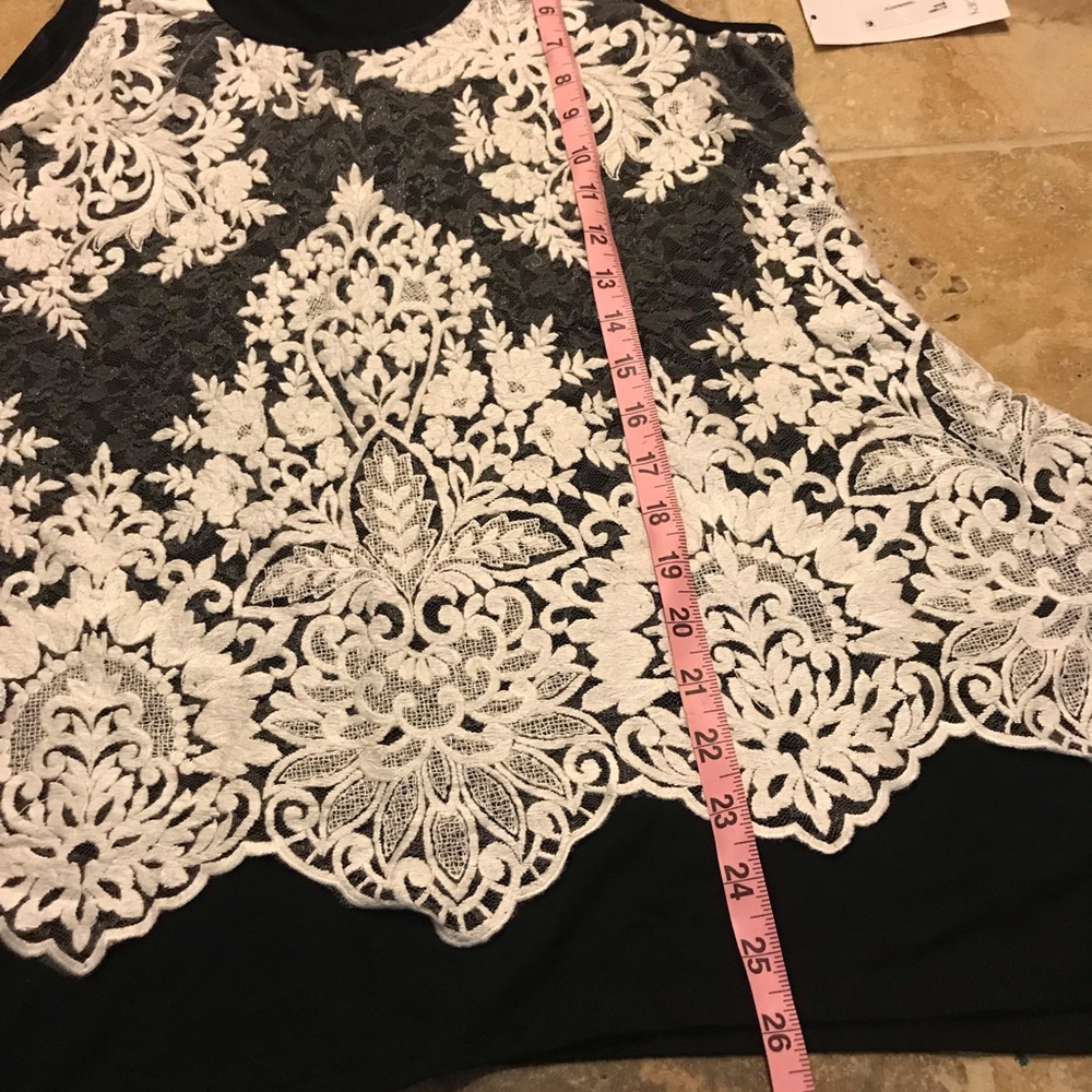 Embroidered Tank Top - Picture 6 of 7